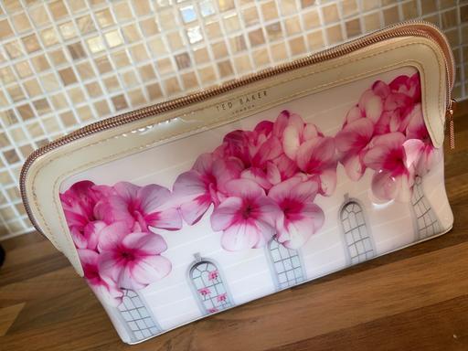 — Ted baker make up bag