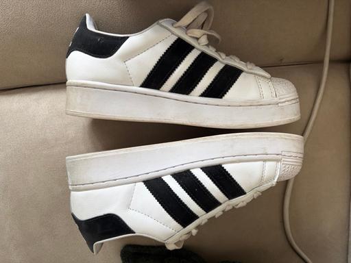 — Platform superstars size 6