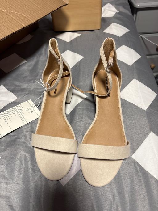  — Block heel shoes