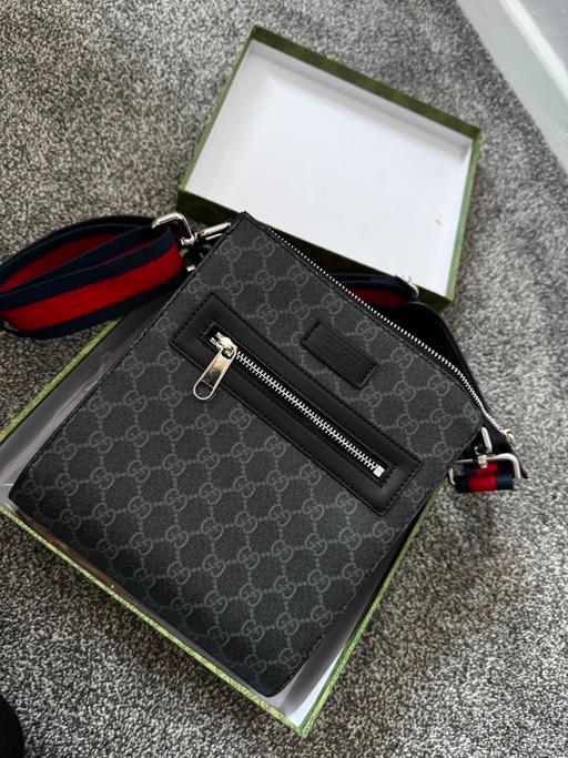  — Messenger  bag