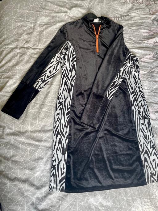  — Midi Dress With Contrast Panels Size 18