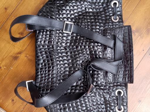 — Croc effect style backpack