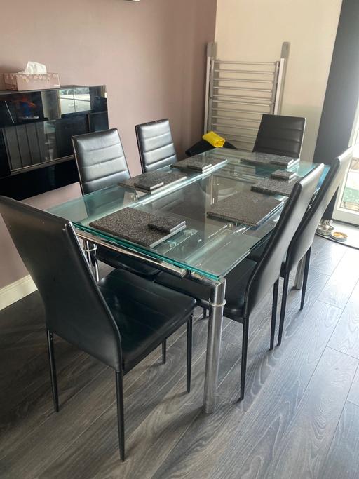  — Glass Table With 6 Chairs