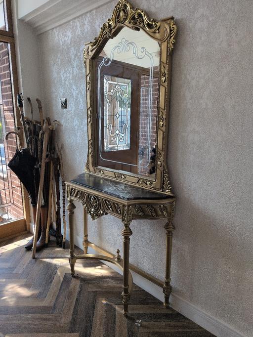  — CONSOLE TABLE