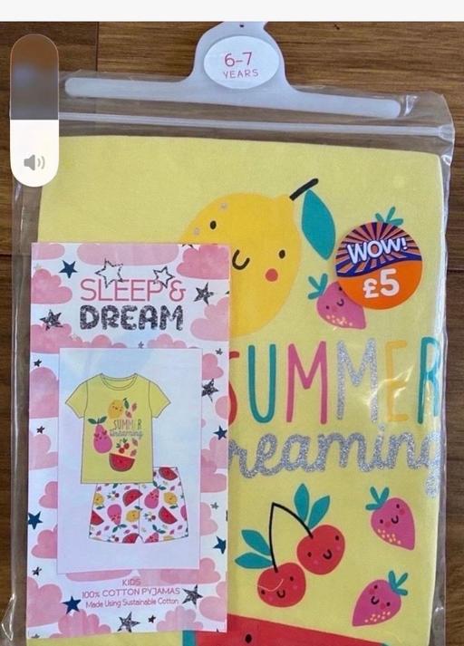  — Girls pyjamas age 6/7 years
