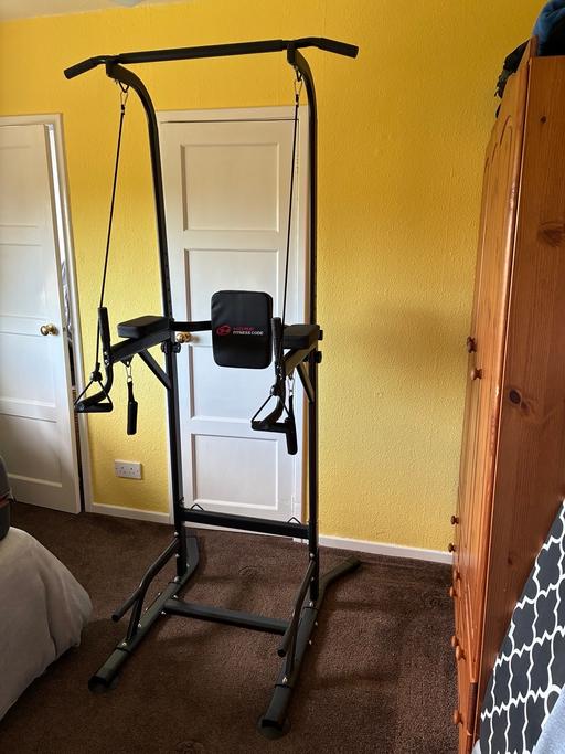  — All In One Pull Up Bar Stand