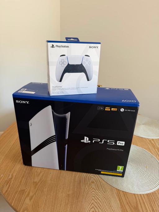  — Ps5 disc and digital version available 2tb
