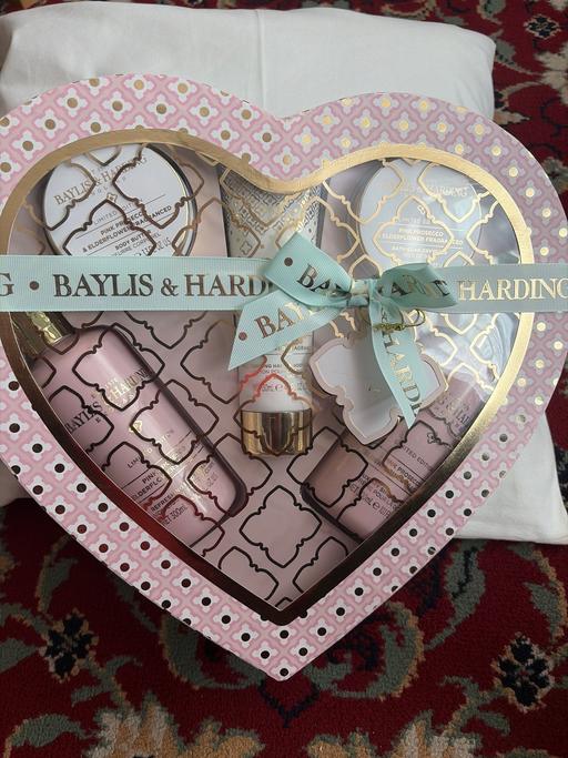  — Xl Baylis & Harding gift set