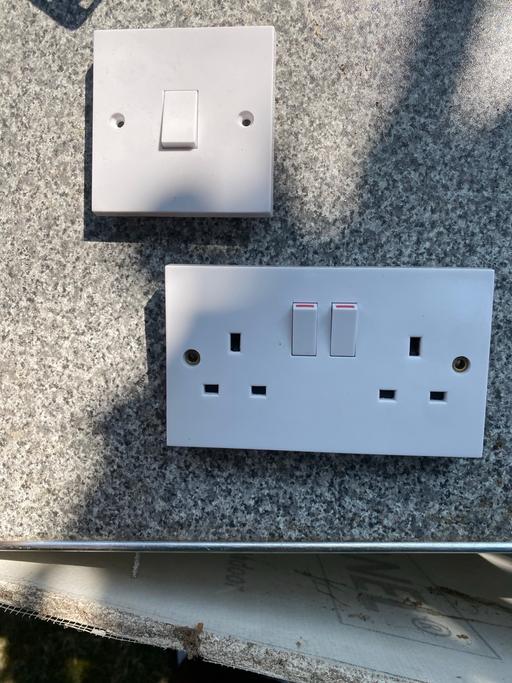  — Wall sockets