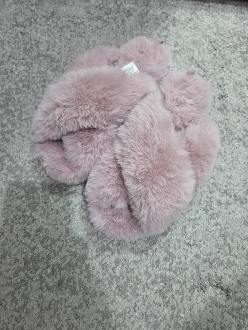  — Size 5-6 F&F pink slippers