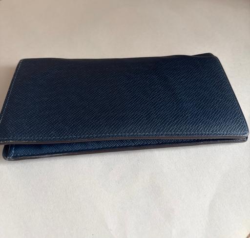  — Lv purse