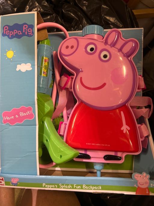  — Peppa pig splash fun backpack. Water gun. New