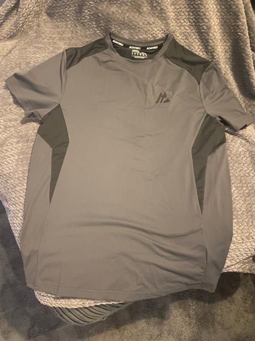  — Mens short set