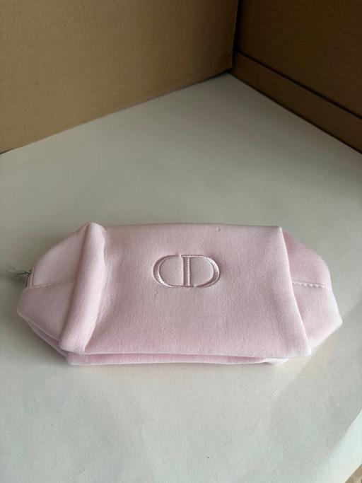  — Wash bag
