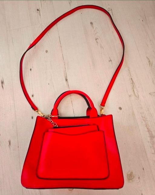  — PRIMARK red bag