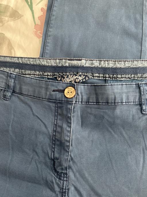  — Trousers mantaray