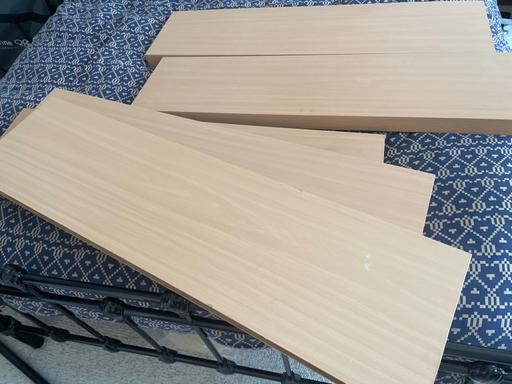  — Bracket-less shelves