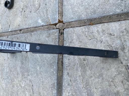  — Hanging basket bracket