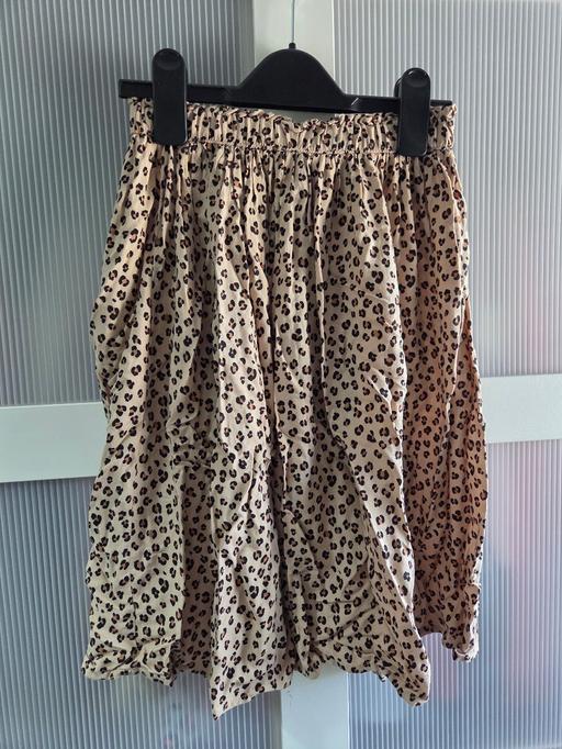  — Age 6-8 H&M leopard print skirt