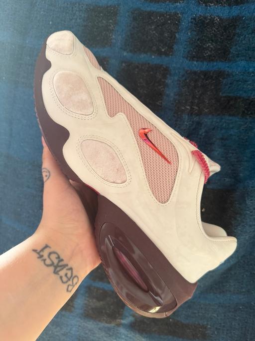  — Women’s Nike air max muse SE