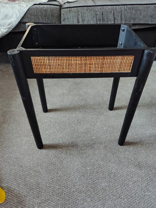  — plant stand holder