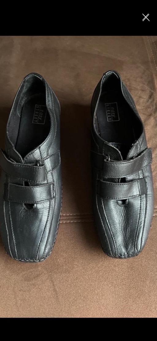  — Ladies Black Leather Shoes Size 4