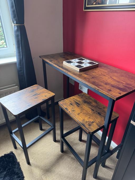  — RUSTIC BREAKFAST BAR /HIGH TABLE & 2 STOOLS