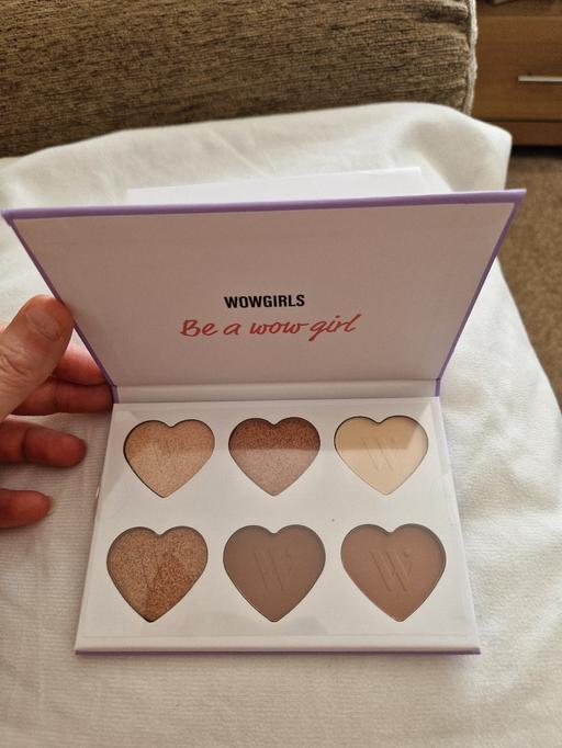  — bn eyeshadow pallette