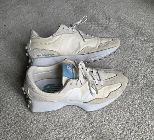  — New Balance 327 trainers UK size 4