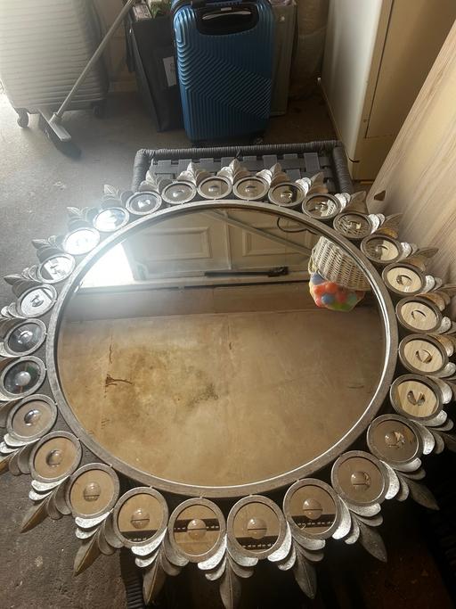  — Silver effect mirror
