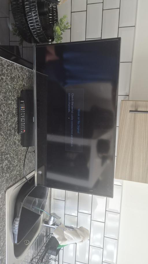  — Samsung 32-inch TV Full HD LED TV.