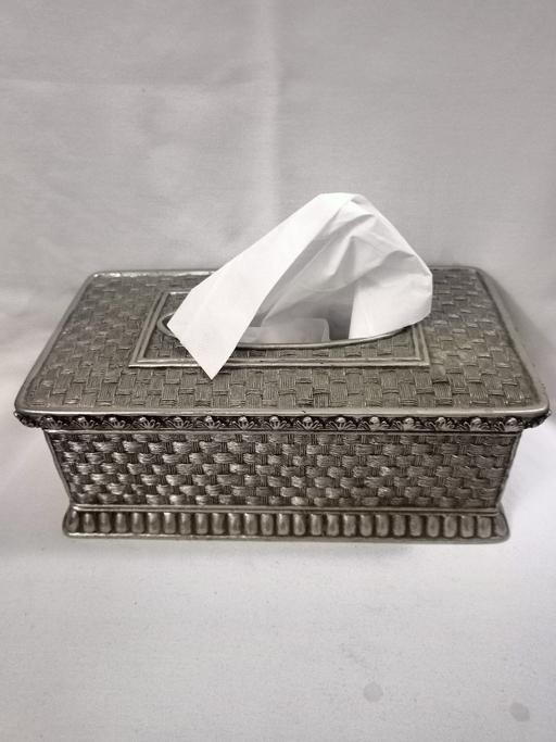  — VINTAGE STYLE TISSUE BOX COVER.