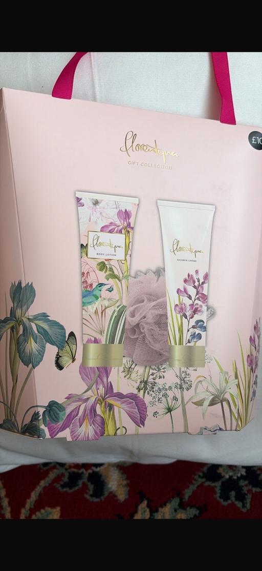  — M&S gift set