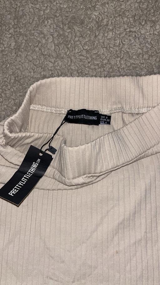  — women’s skirt