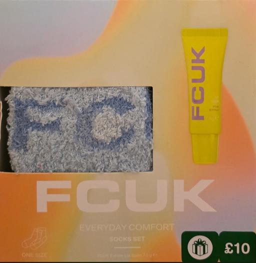  — Gift set