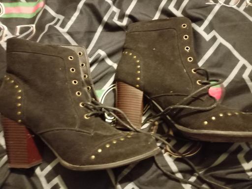  — joe Brown boots size 7 vgc