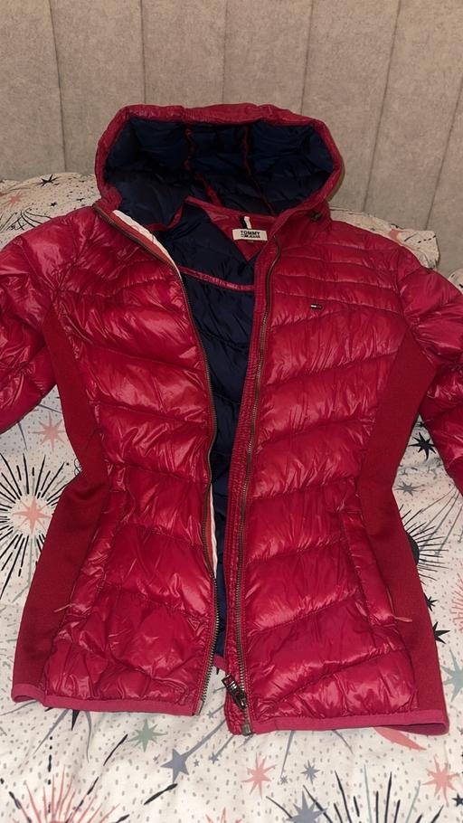 — Women’s red Tommy Hilfiger coat