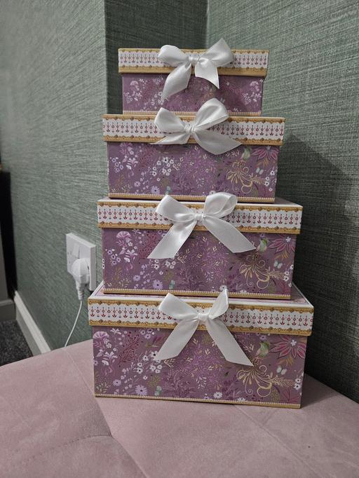  — gift boxes brand new