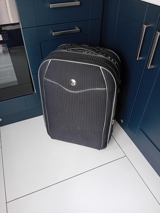  — suitcase trolley
