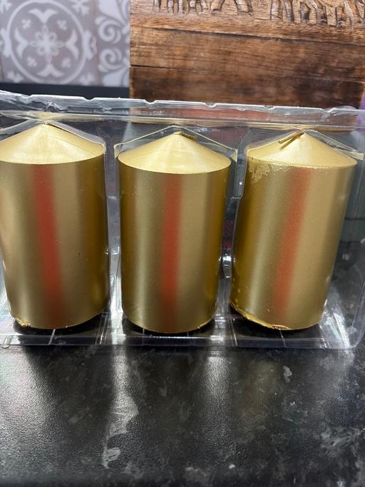  — Pillar candle x3