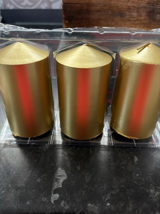  — Pillar candle x3