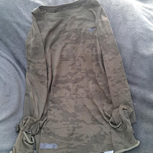  — Nike Running Shirt Size M