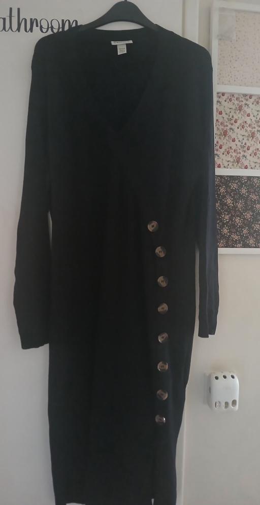  — dress )