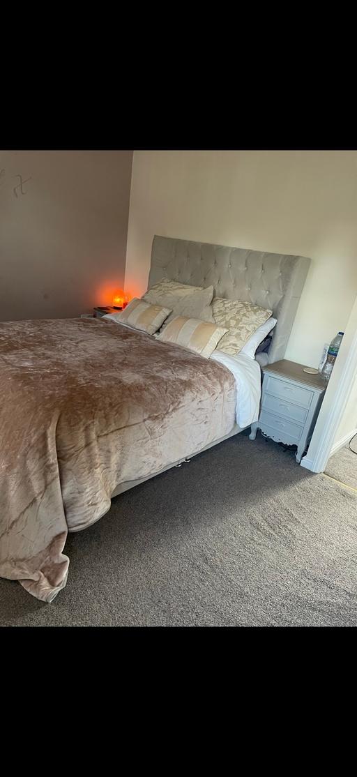  — Double divan bed
