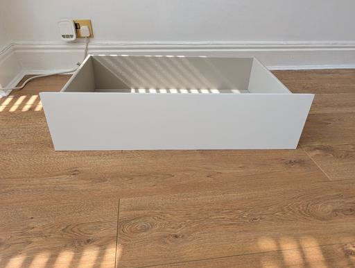  — IKEA MALM drawers