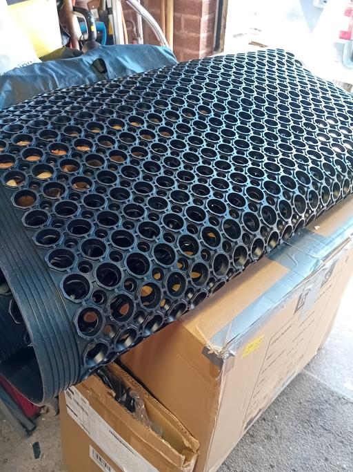  — heavey duty rubber mat