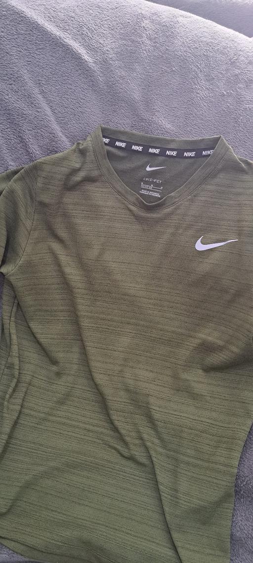  — Nike Dri-Fit  Kids M
