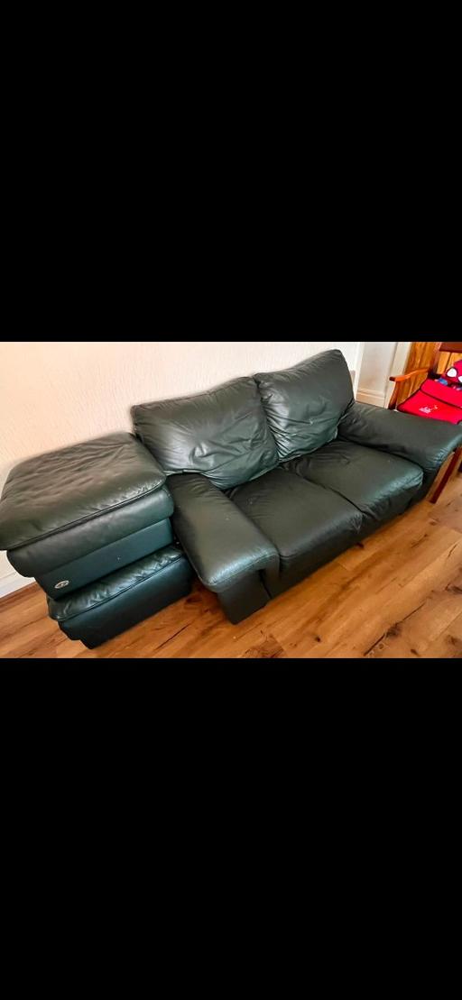  — 🛋️ Black Leather 2-Seater Sofa with 2 Matchi