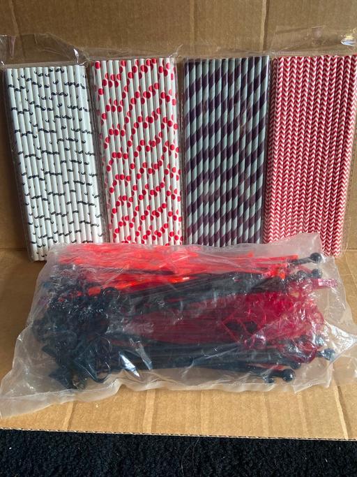  — Bundle of party straws and drink stirers
