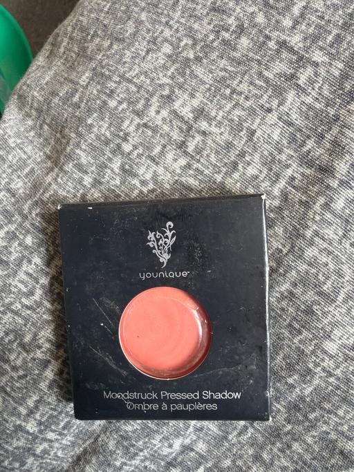  — New Younique pressed Eyeshadow